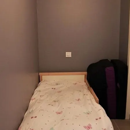 شقة En Rez-de-jardin A 100m De La Avec Terrasse Et Parking - Fr-1-413-107 كابروتو